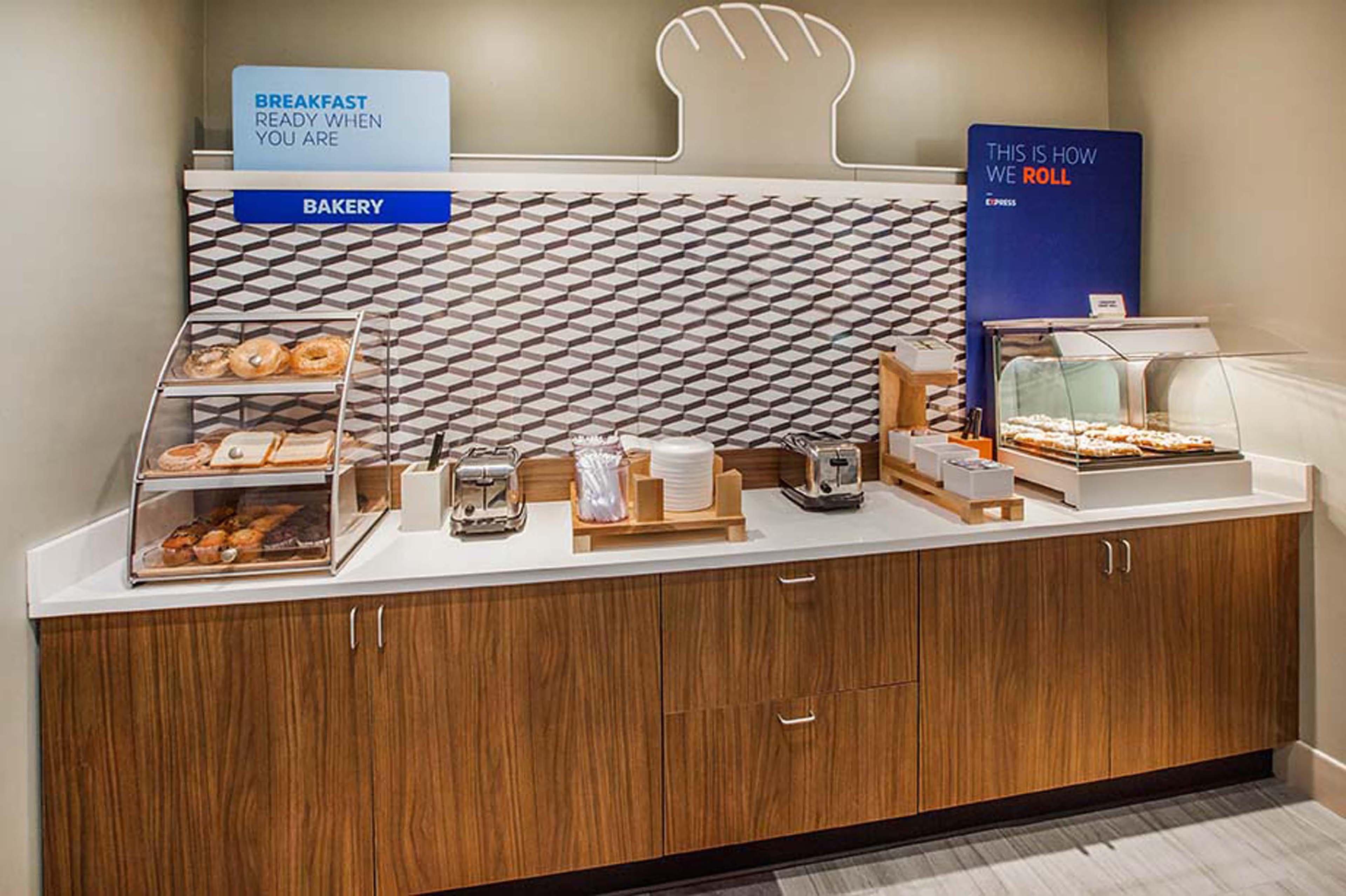 Holiday Inn Express Cloverdale - Greencastle By Ihg Exterior foto